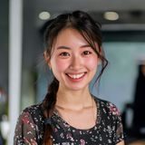 周静怡，妈妈的朋友们平台用户运营，活泼女性，扎双马尾，负责读者互动与故事征集活动